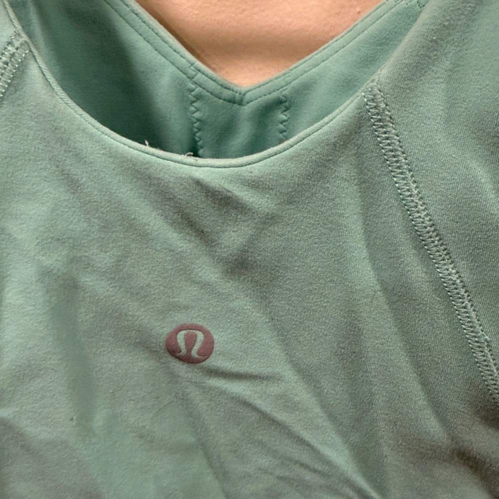 Lululemon mint green crop top - Picture 2 of 2
